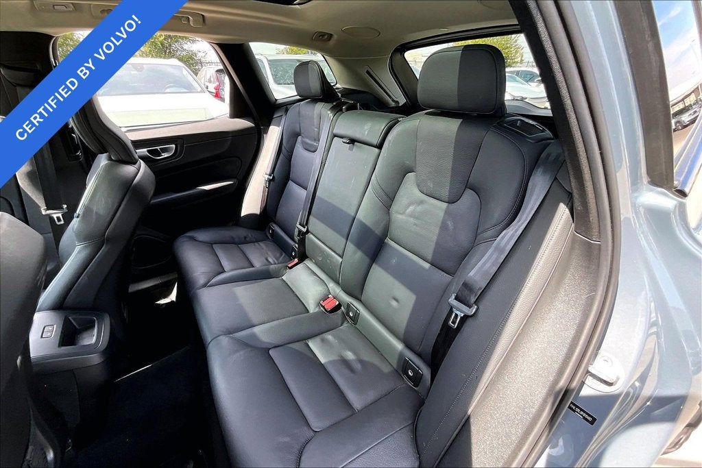2024 Volvo XC60 B5 Plus Dark Theme