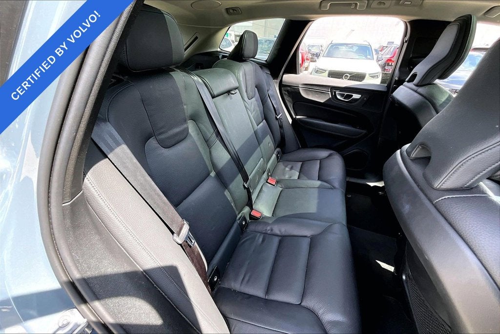 2024 Volvo XC60 B5 Plus Dark Theme