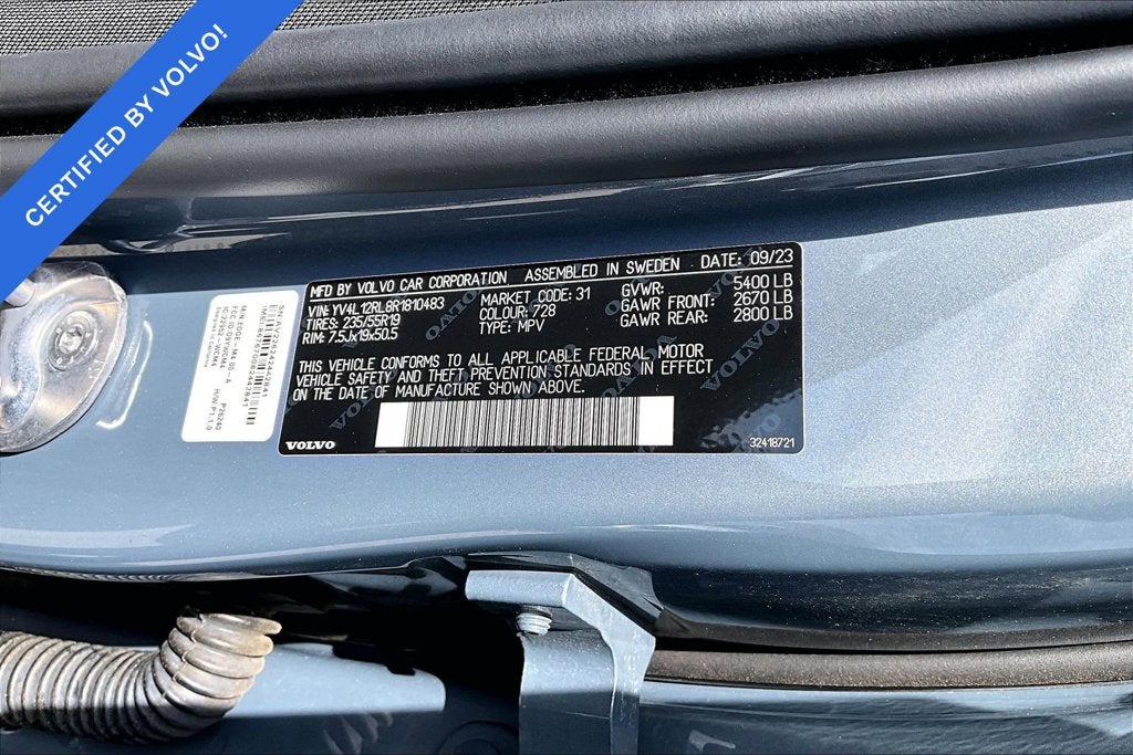 2024 Volvo XC60 B5 Plus Dark Theme
