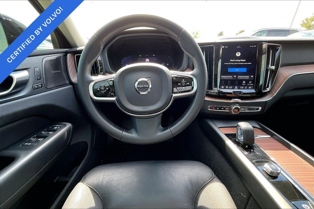 2024 Volvo XC60 B5 Plus Dark Theme