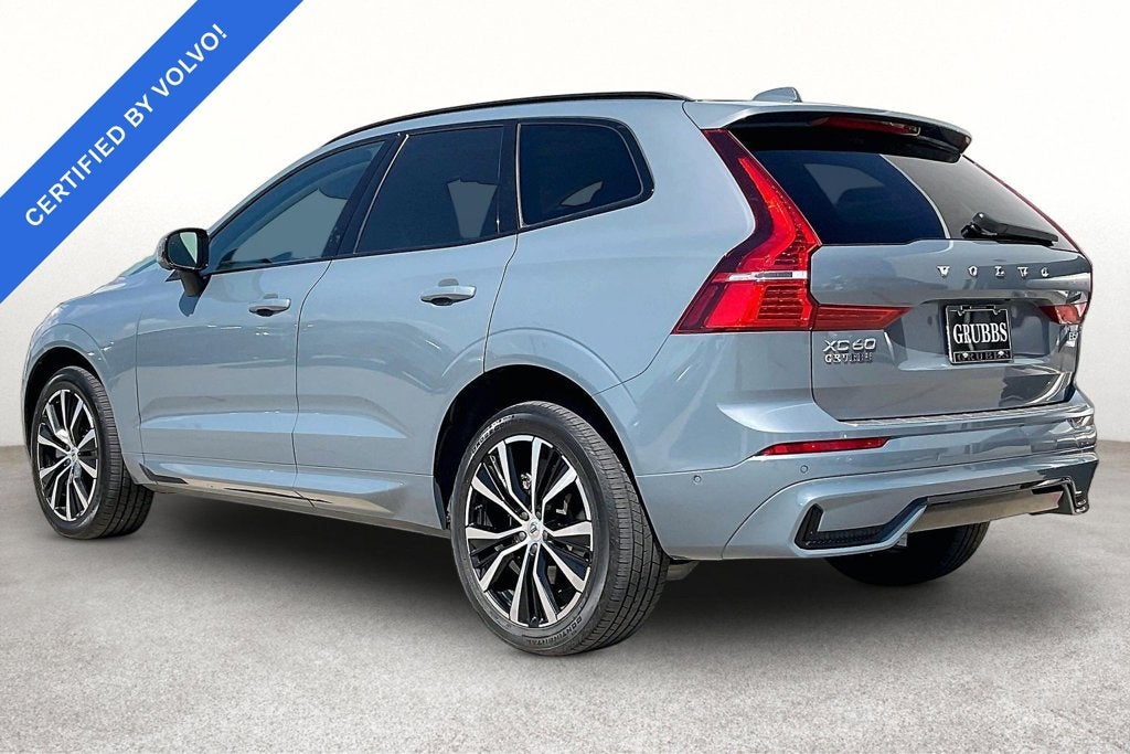2023 Volvo XC60 B5 Ultimate Dark Theme