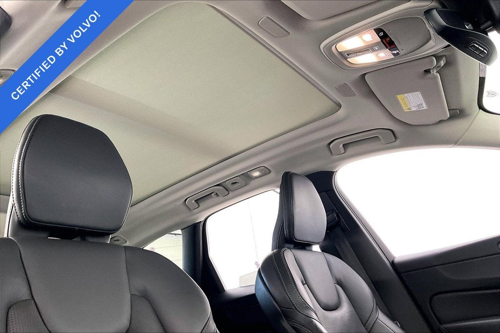2023 Volvo XC60 B5 Ultimate Dark Theme