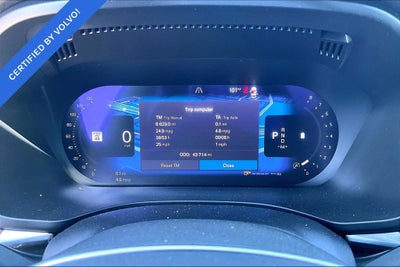 2023 Volvo XC60 B5 Plus Bright Theme