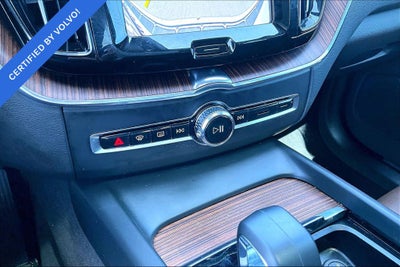 2023 Volvo XC60 B5 Plus Bright Theme