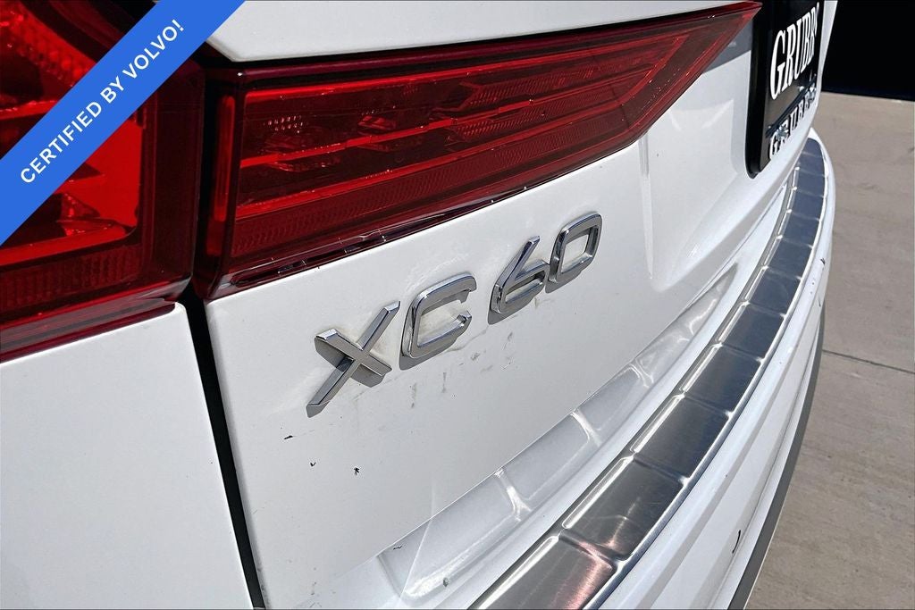 2023 Volvo XC60 B5 Plus Bright Theme