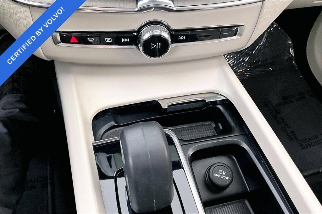 2023 Volvo XC60 B5 Plus Bright Theme