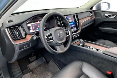 2023 Volvo XC60 B5 Plus Bright Theme
