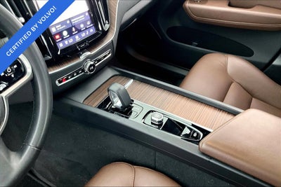 2023 Volvo XC60 B5 Plus Bright Theme