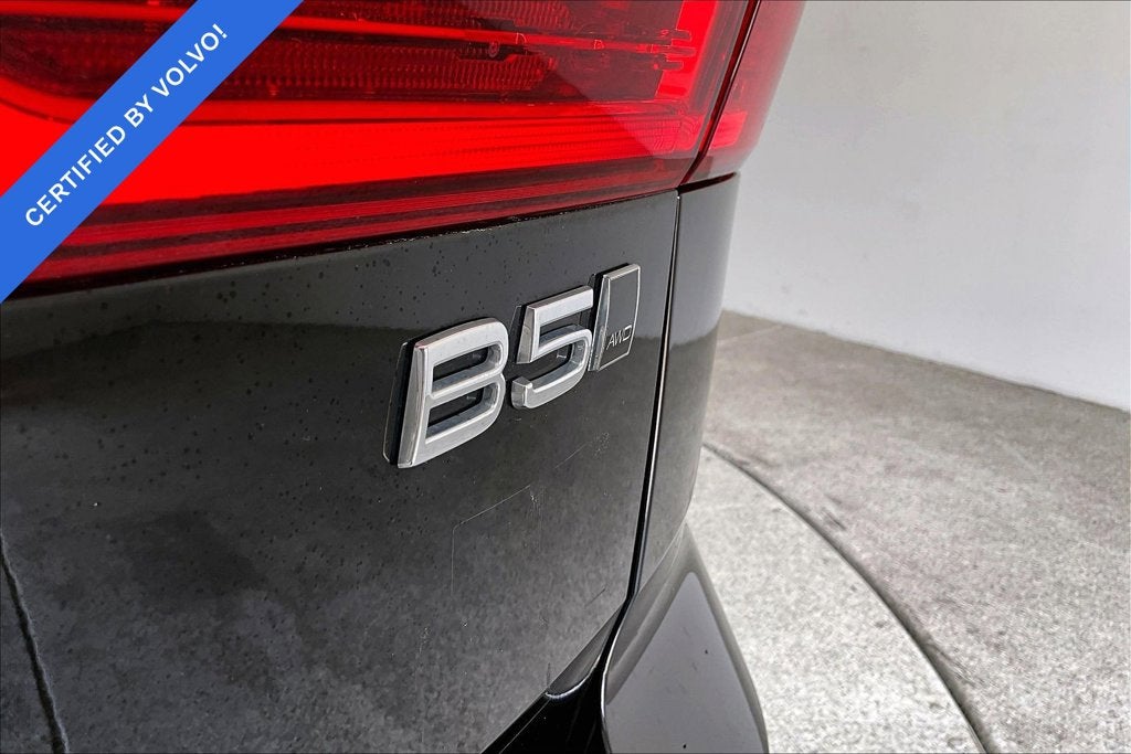 2023 Volvo XC60 B5 Plus Bright Theme