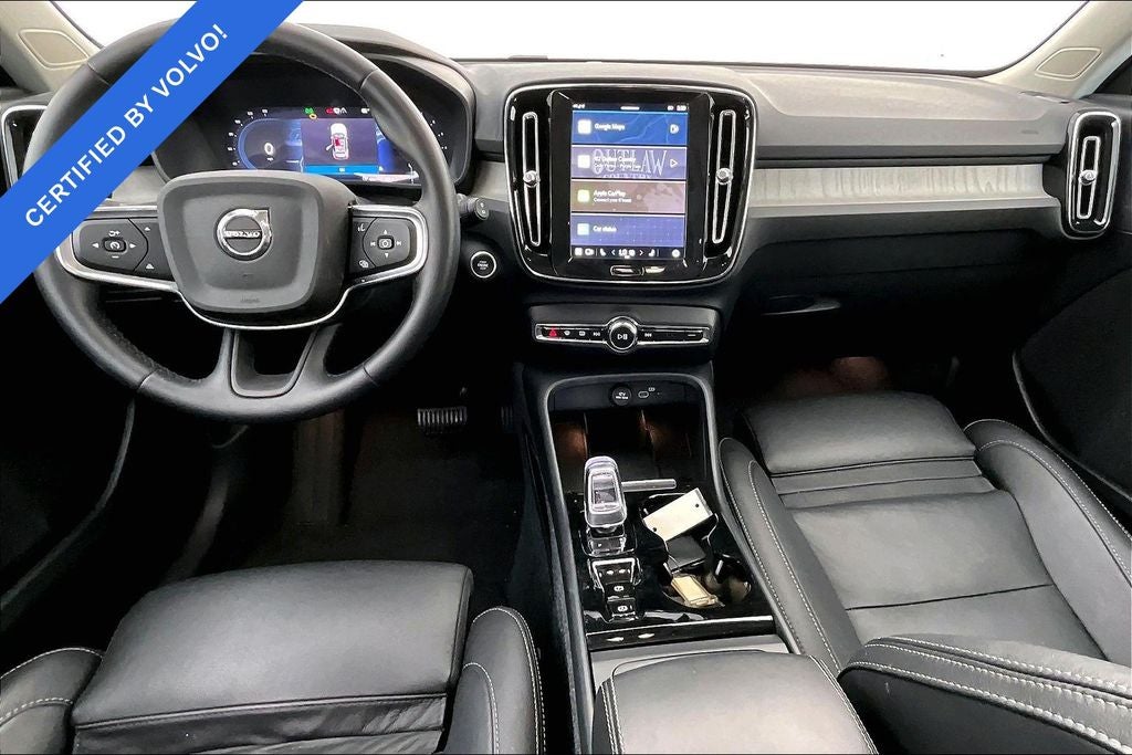 2025 Volvo XC40 B5 Plus Dark Theme