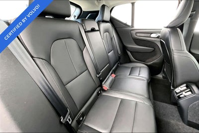 2025 Volvo XC40 B5 Plus Dark Theme