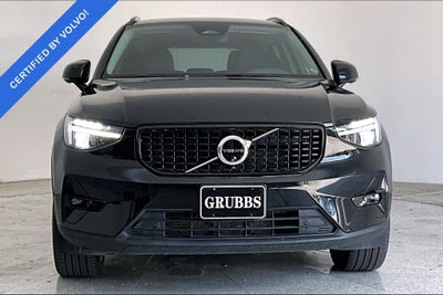 2025 Volvo XC40 B5 Plus Dark Theme