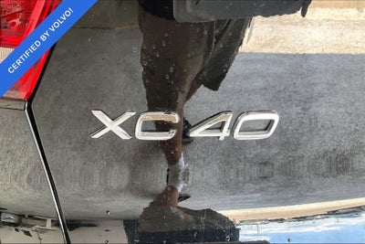 2025 Volvo XC40 B5 Plus Dark Theme