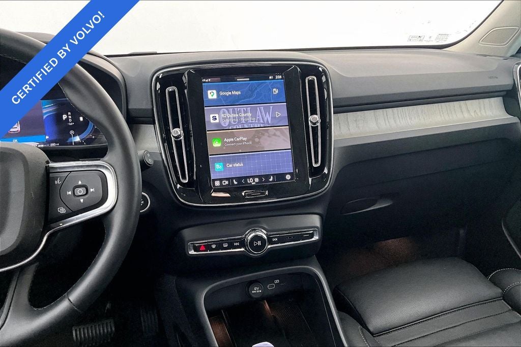 2025 Volvo XC40 B5 Plus Dark Theme