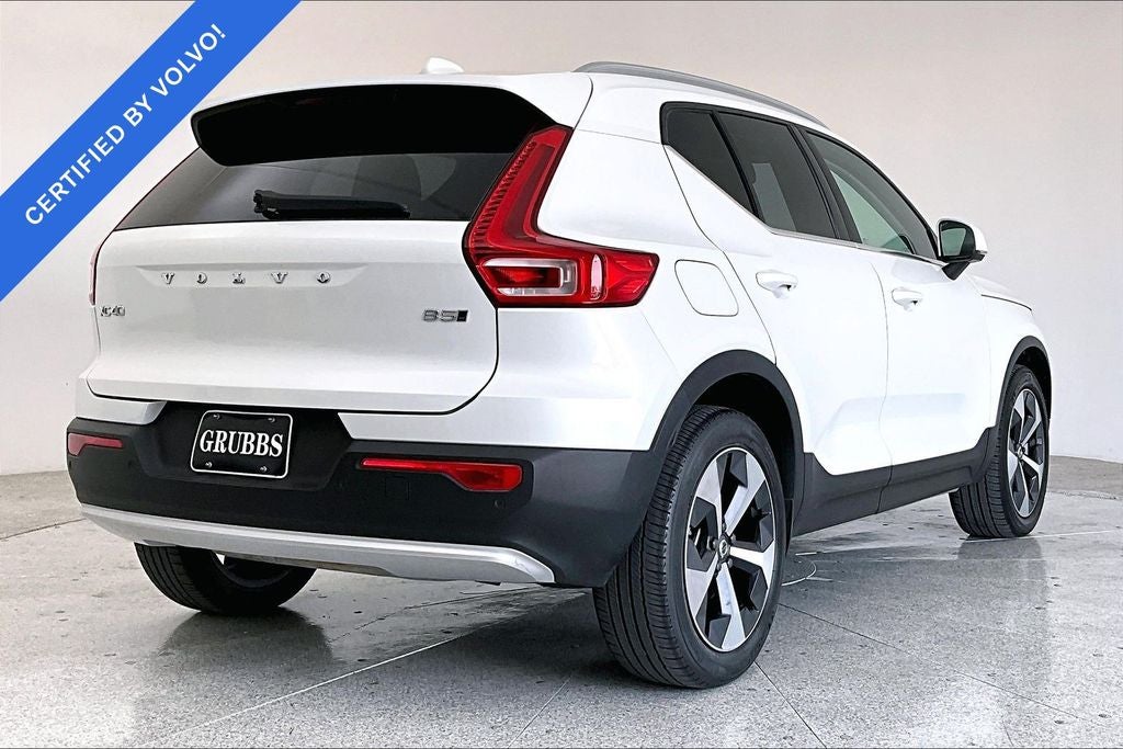 2023 Volvo XC40 B5 Plus Bright Theme