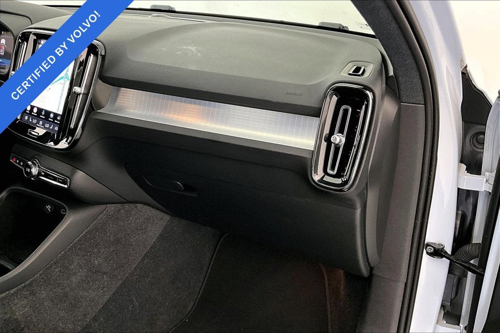 2024 Volvo XC40 B5 Core