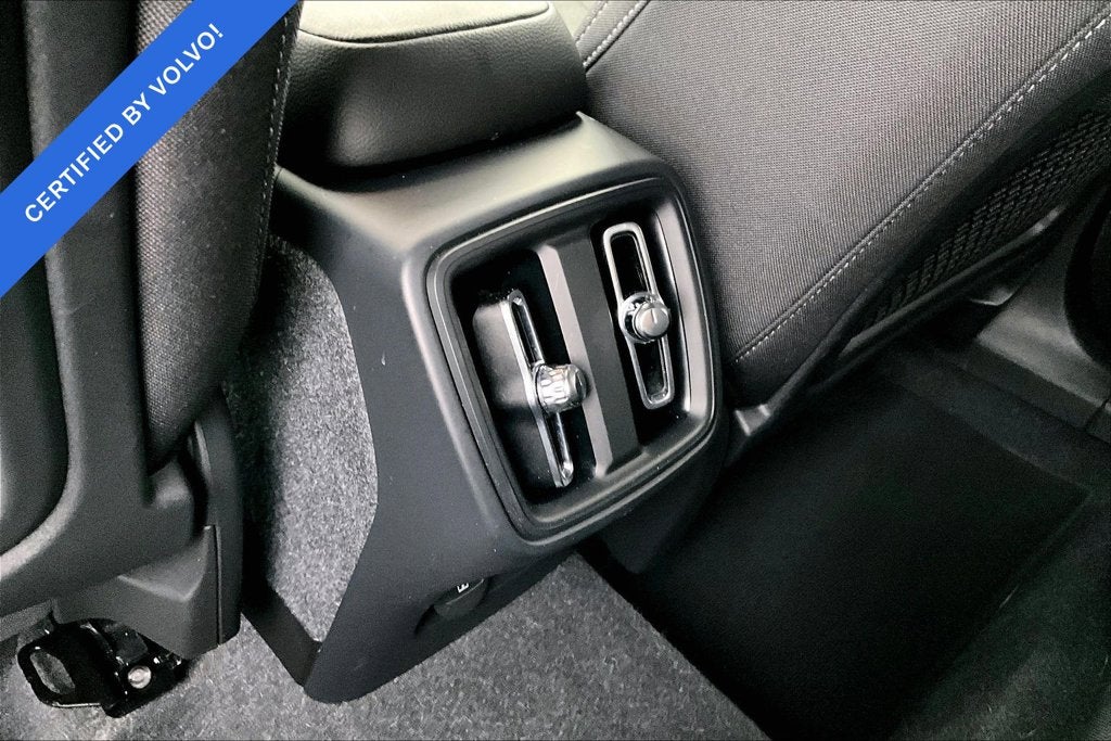 2024 Volvo XC40 B5 Core