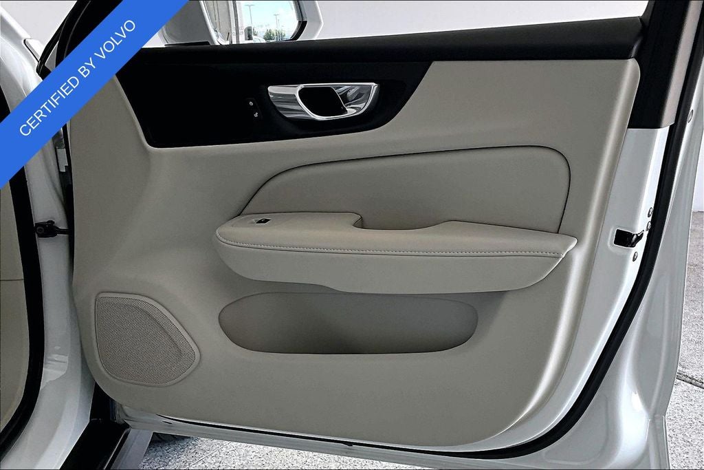 2023 Volvo V60 Cross Country B5 Plus