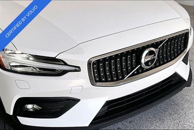 2023 Volvo V60 Cross Country B5 Plus