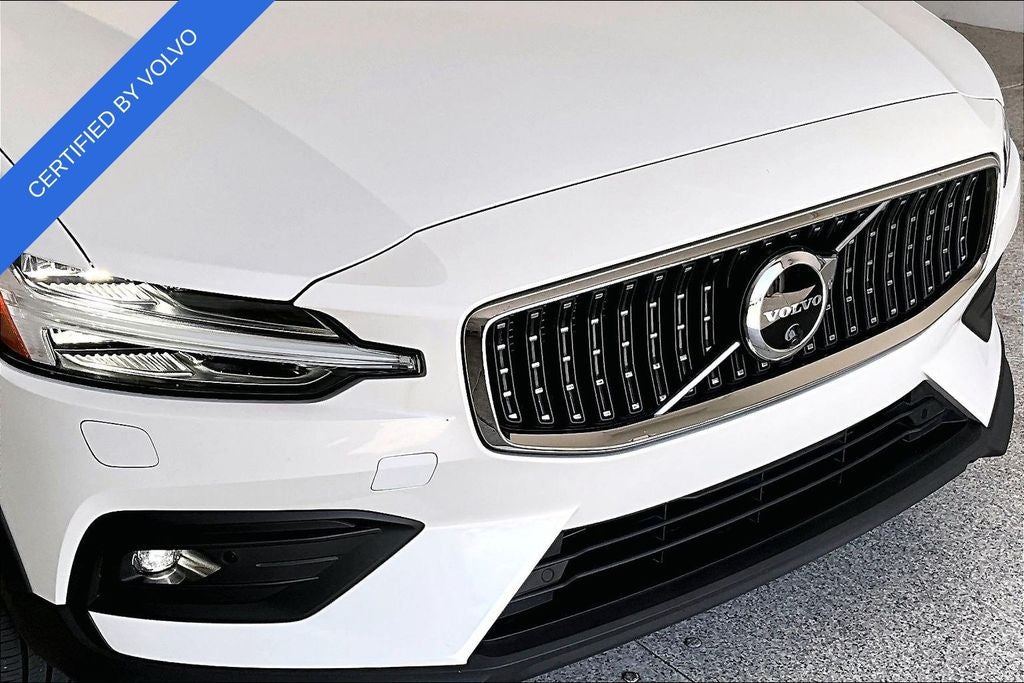 2023 Volvo V60 Cross Country B5 Plus