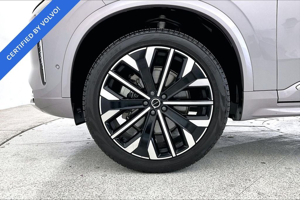 2026 Volvo XC90 B5 Plus