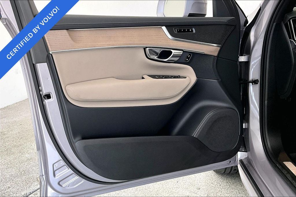 2026 Volvo XC90 B5 Plus