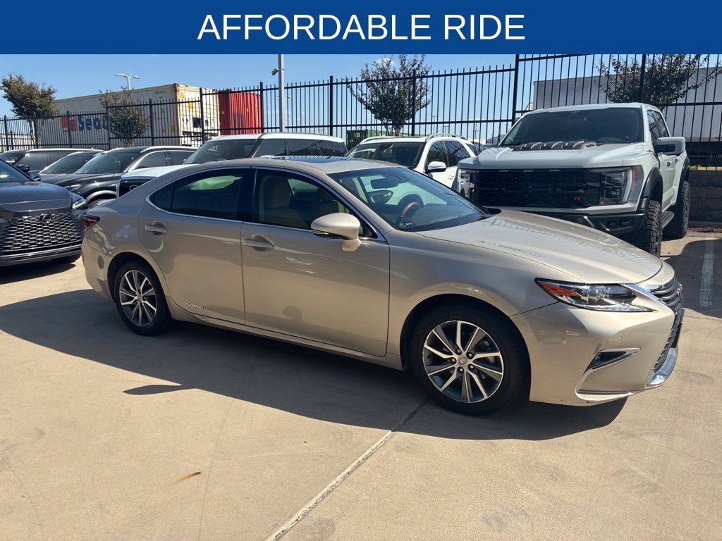 2016 Lexus ES 300h