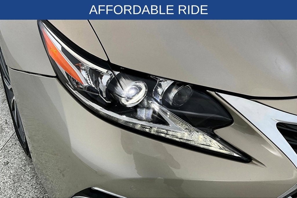 2016 Lexus ES 300h