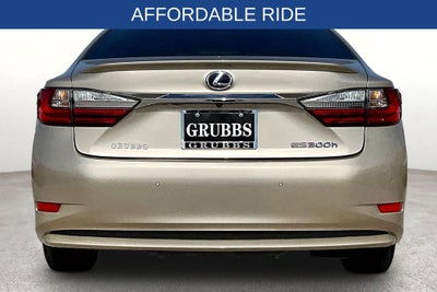 2016 Lexus ES 300h